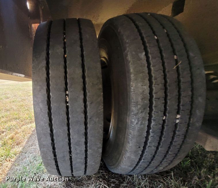 image for item LM9546 1998 Landoll Hauloll  tilt deck equipment trailer