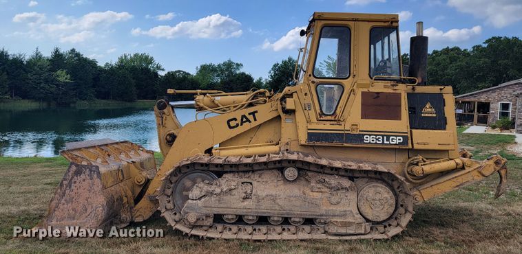 image for item LM9550 1989 Caterpillar 963LGP  track loader