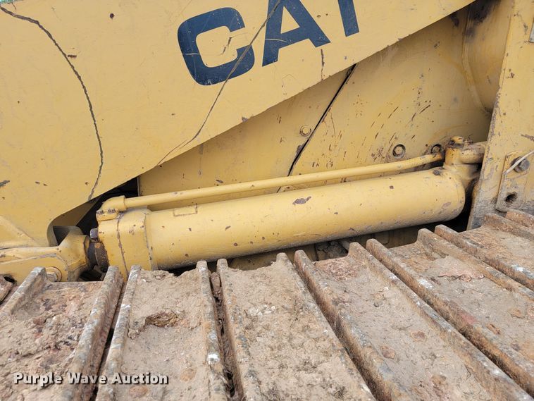 image for item LM9550 1989 Caterpillar 963LGP  track loader