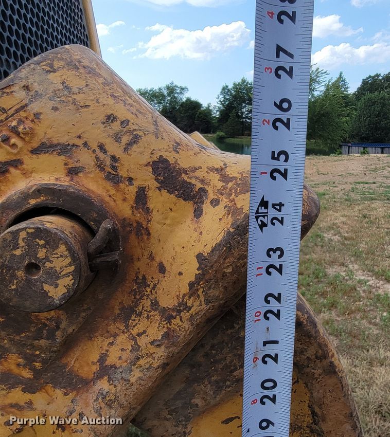 image for item LM9550 1989 Caterpillar 963LGP  track loader