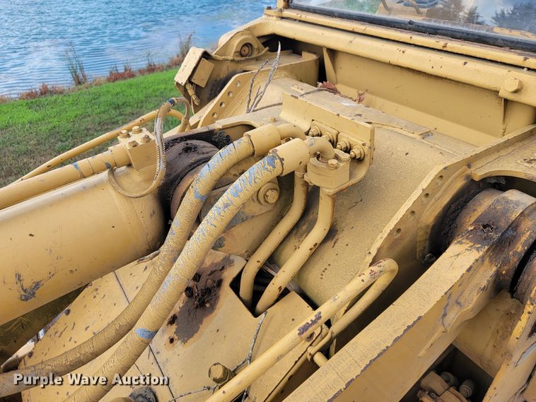 image for item LM9550 1989 Caterpillar 963LGP  track loader