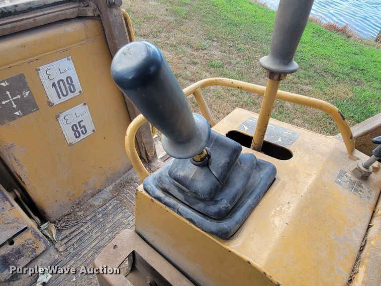 image for item LM9550 1989 Caterpillar 963LGP  track loader