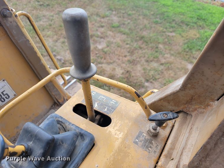 image for item LM9550 1989 Caterpillar 963LGP  track loader