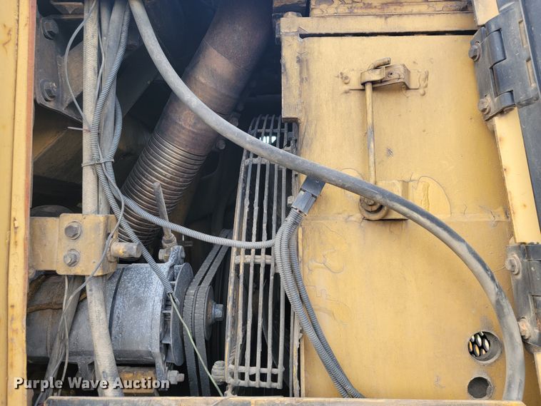 image for item LM9550 1989 Caterpillar 963LGP  track loader