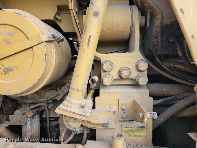 image for item LM9550 1989 Caterpillar 963LGP  track loader