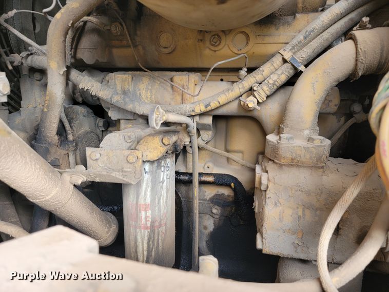 image for item LM9550 1989 Caterpillar 963LGP  track loader