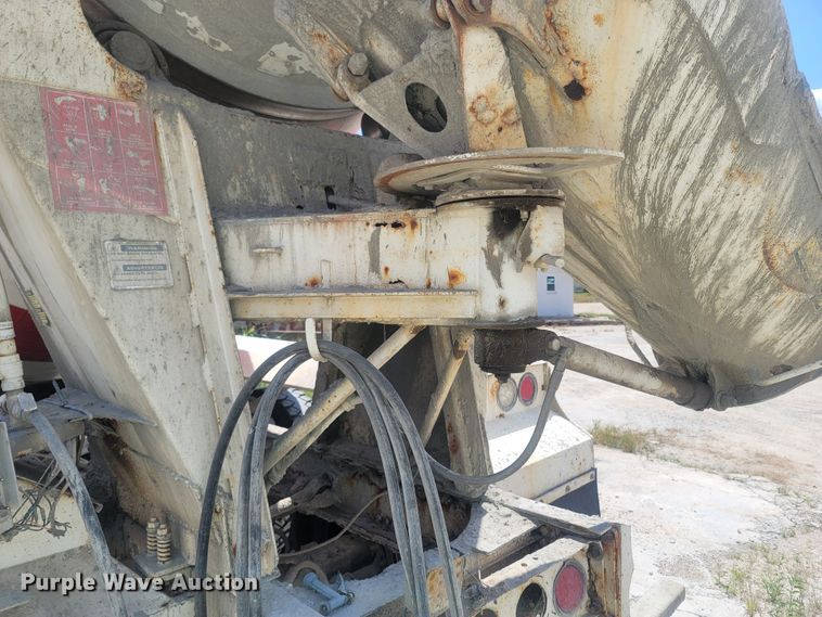 image for item LM9565 1997 Peterbilt 357  ready mix truck