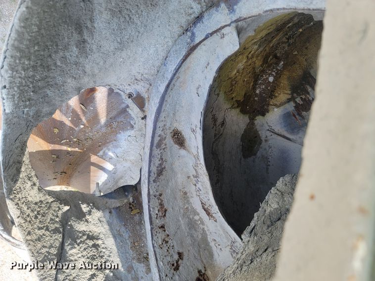 image for item LM9565 1997 Peterbilt 357  ready mix truck