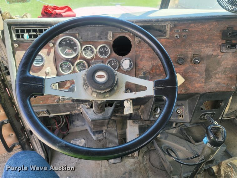 image for item LM9565 1997 Peterbilt 357  ready mix truck