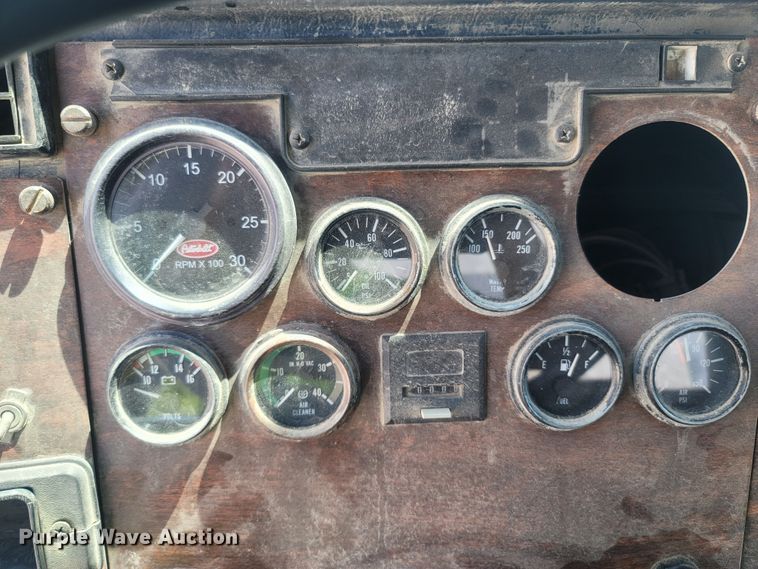 image for item LM9565 1997 Peterbilt 357  ready mix truck