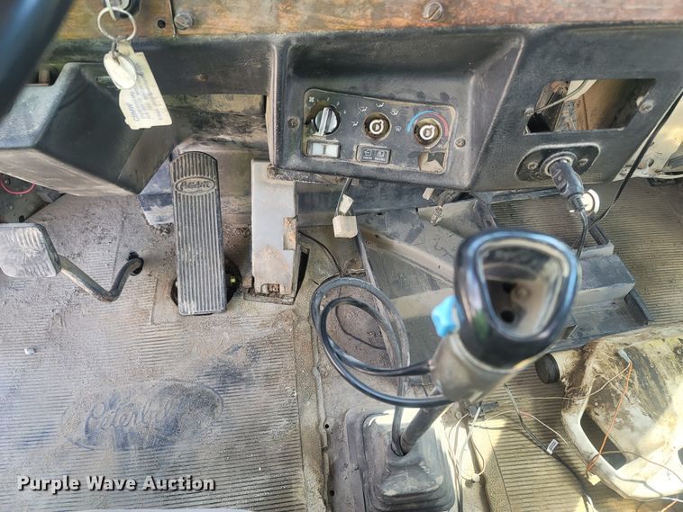 image for item LM9565 1997 Peterbilt 357  ready mix truck