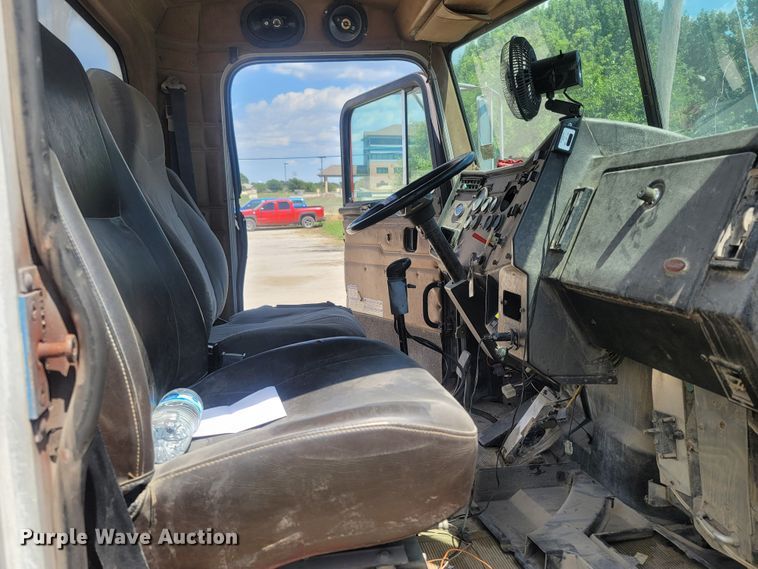 image for item LM9565 1997 Peterbilt 357  ready mix truck