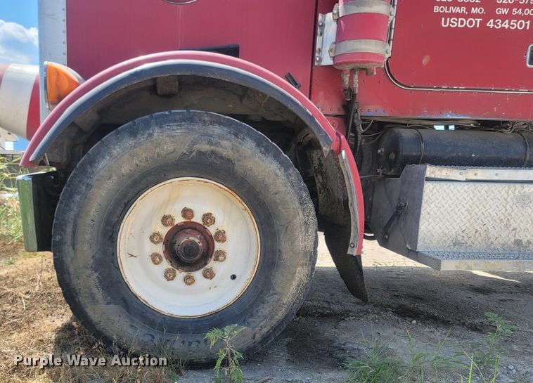 image for item LM9565 1997 Peterbilt 357  ready mix truck