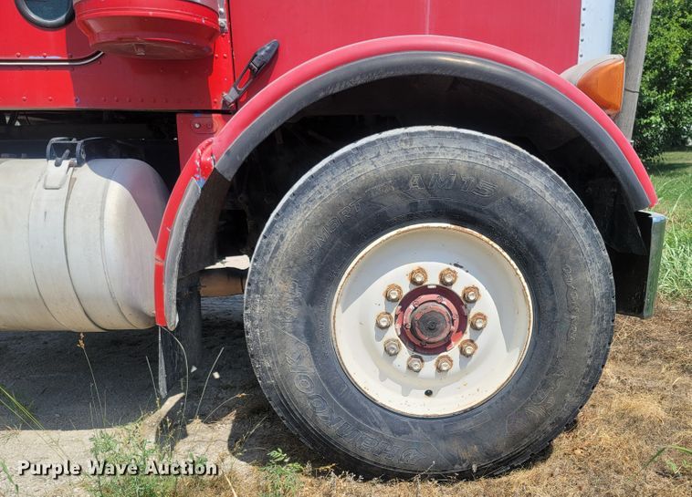 image for item LM9565 1997 Peterbilt 357  ready mix truck