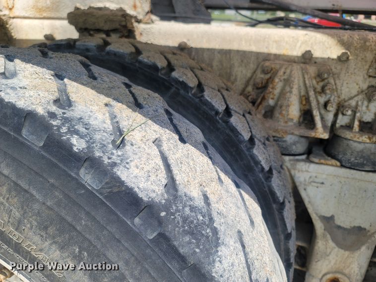 image for item LM9565 1997 Peterbilt 357  ready mix truck