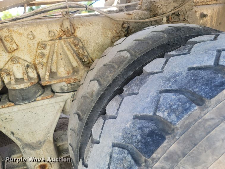 image for item LM9565 1997 Peterbilt 357  ready mix truck