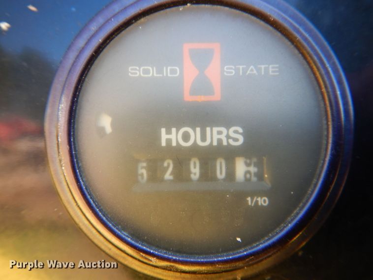 image for item MF9133 2006 Vermeer BC1800XL  wood chipper