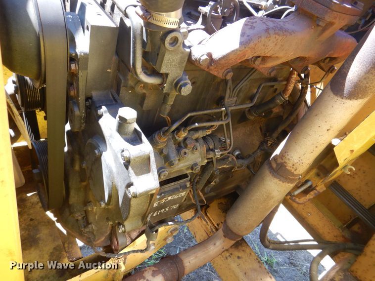 image for item MF9133 2006 Vermeer BC1800XL  wood chipper