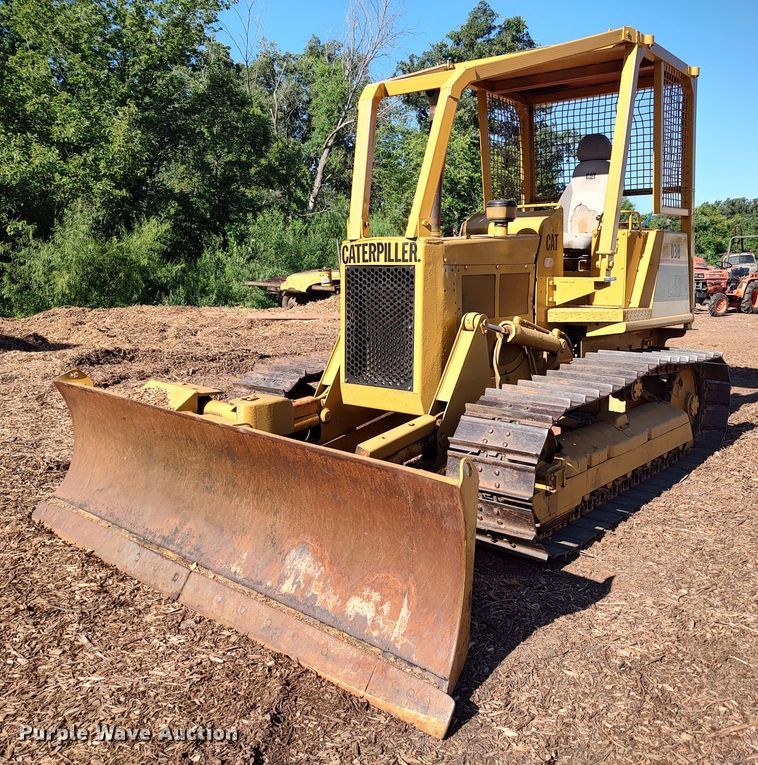 image for item MF9523 1984 Caterpillar D3B  dozer