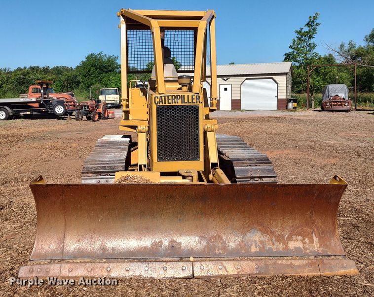 image for item MF9523 1984 Caterpillar D3B  dozer