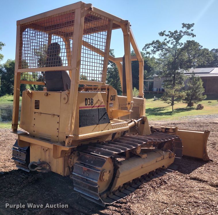 image for item MF9523 1984 Caterpillar D3B  dozer