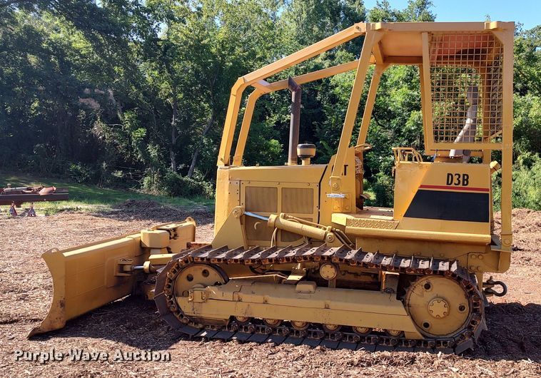 image for item MF9523 1984 Caterpillar D3B  dozer