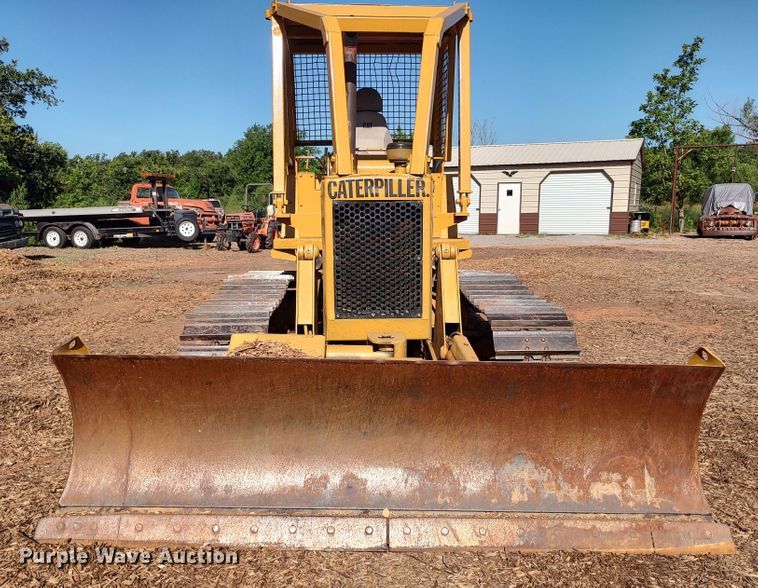 image for item MF9523 1984 Caterpillar D3B  dozer