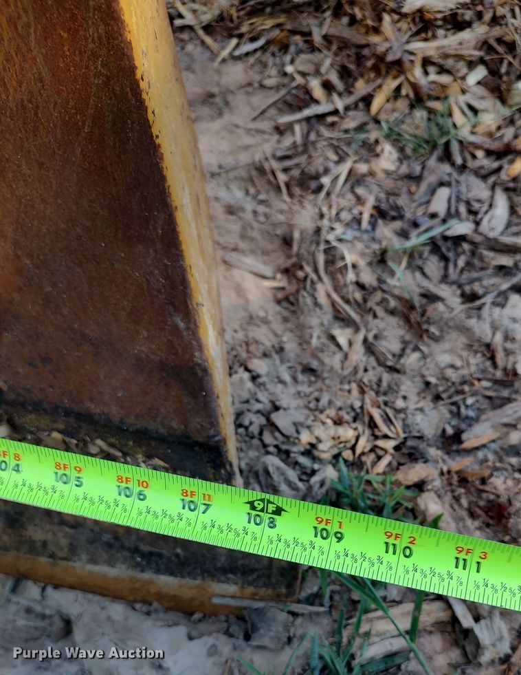 image for item MF9523 1984 Caterpillar D3B  dozer