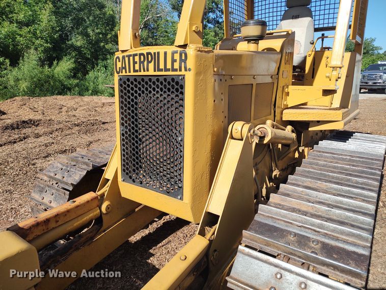 image for item MF9523 1984 Caterpillar D3B  dozer