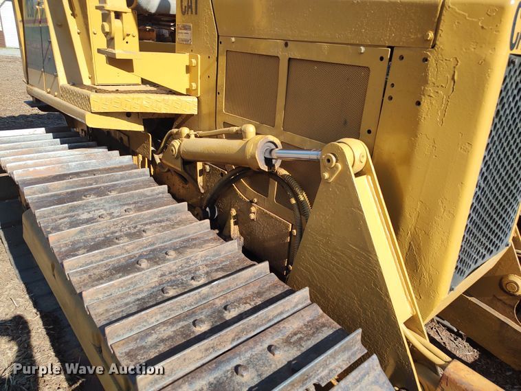 image for item MF9523 1984 Caterpillar D3B  dozer