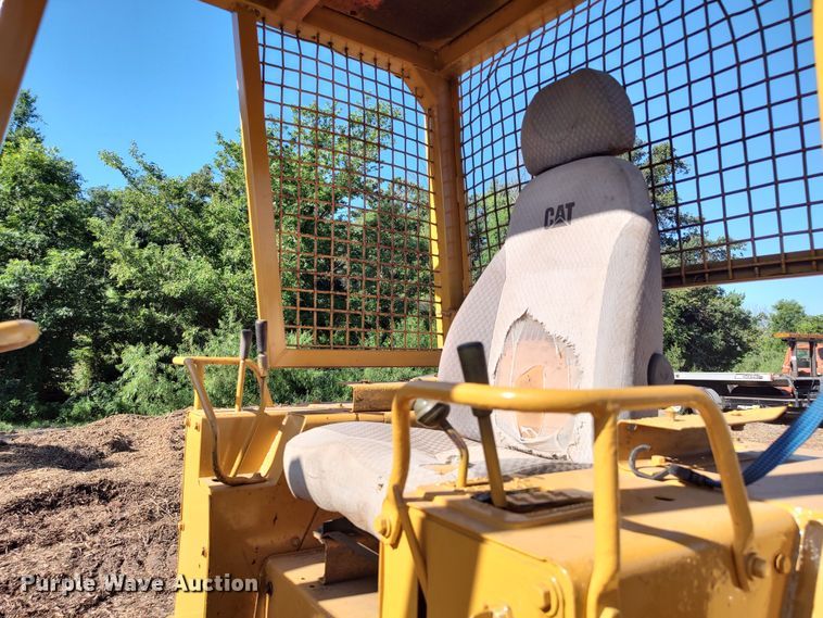 image for item MF9523 1984 Caterpillar D3B  dozer