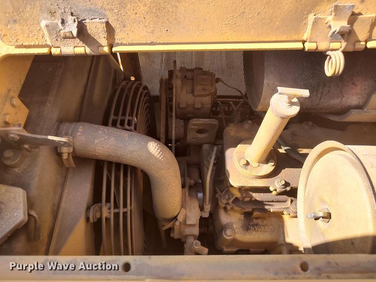 image for item MF9523 1984 Caterpillar D3B  dozer