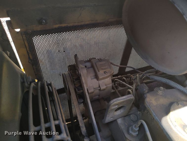 image for item MF9523 1984 Caterpillar D3B  dozer