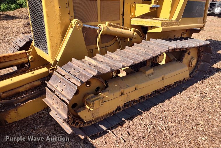 image for item MF9523 1984 Caterpillar D3B  dozer