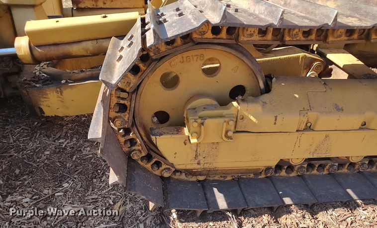 image for item MF9523 1984 Caterpillar D3B  dozer