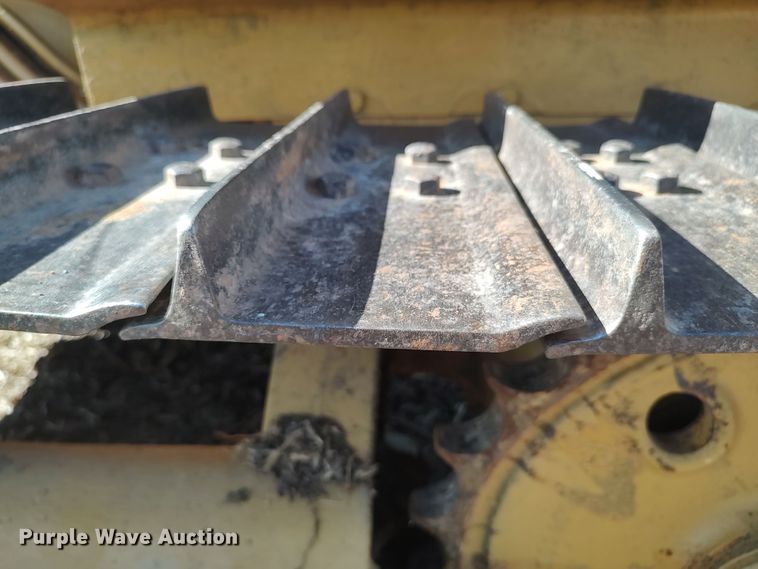 image for item MF9523 1984 Caterpillar D3B  dozer