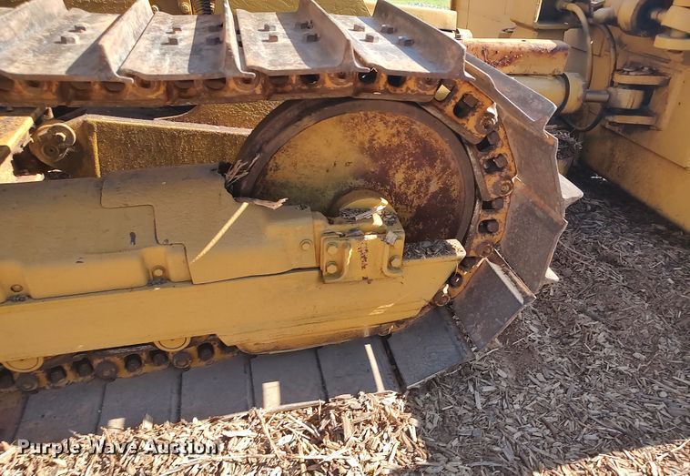 image for item MF9523 1984 Caterpillar D3B  dozer