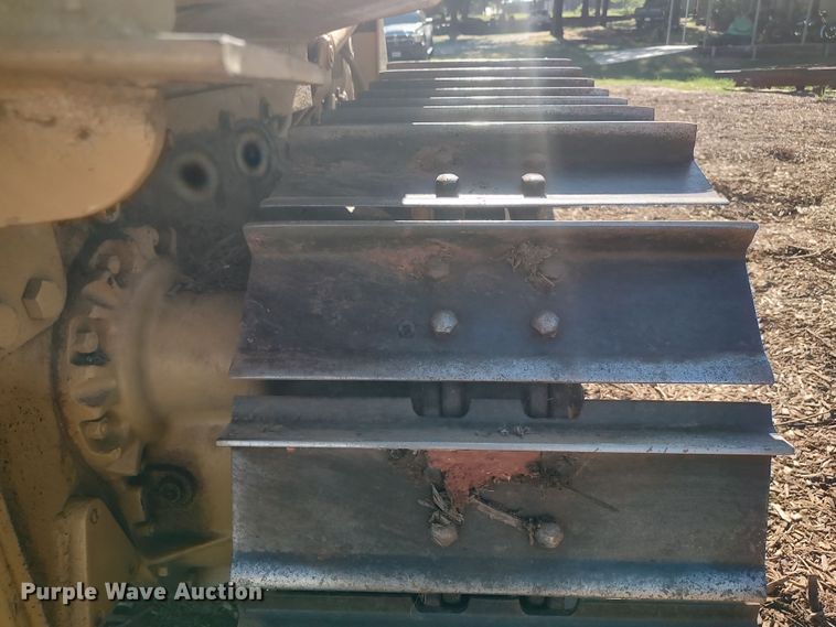 image for item MF9523 1984 Caterpillar D3B  dozer