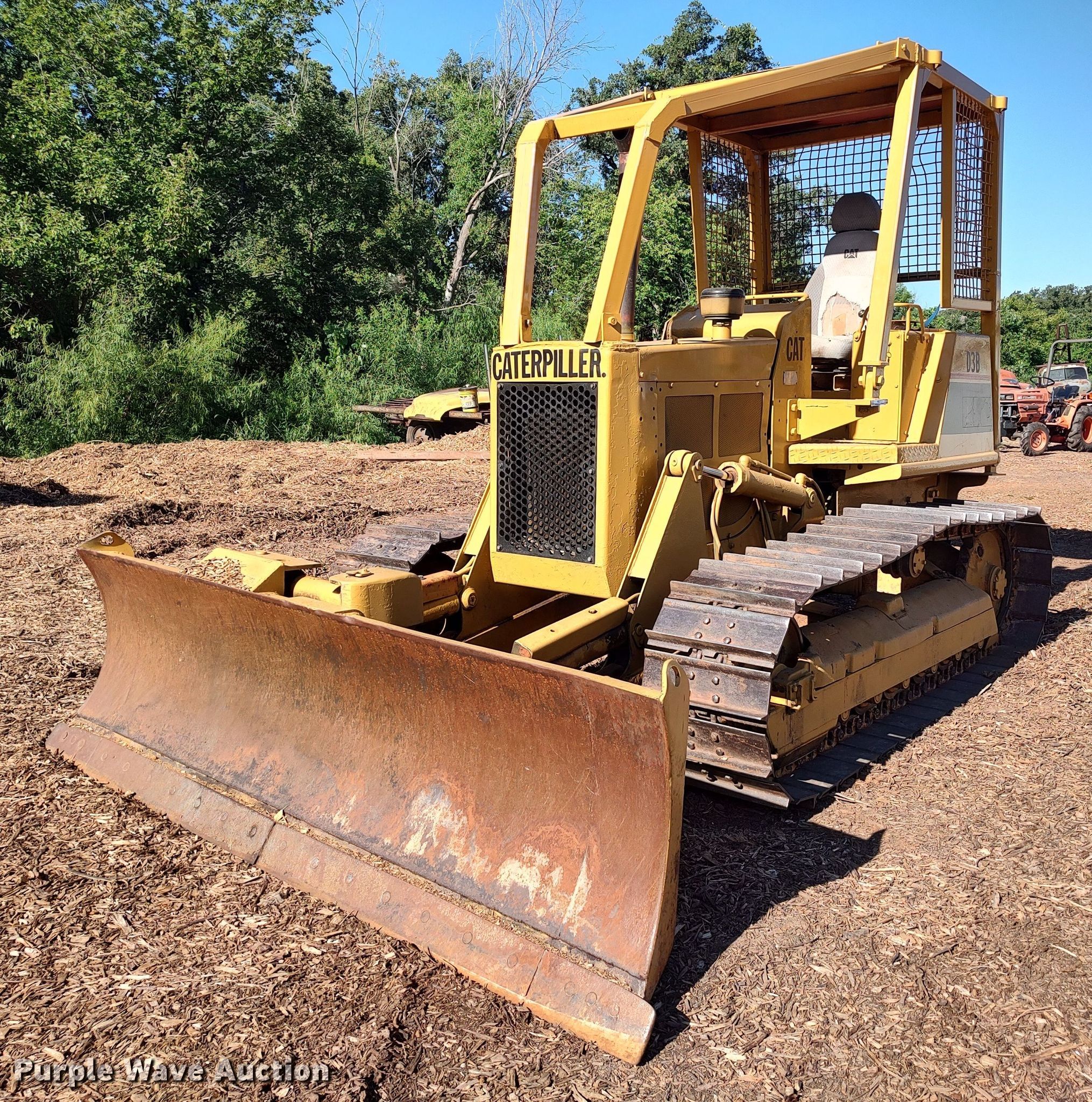1984 Caterpillar D3B dozer in Choctaw, OK Item MF9523 sold Purple Wave