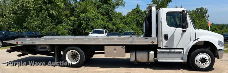 image for item DH8156 2011 Freightliner Business Class M2  rollback truck