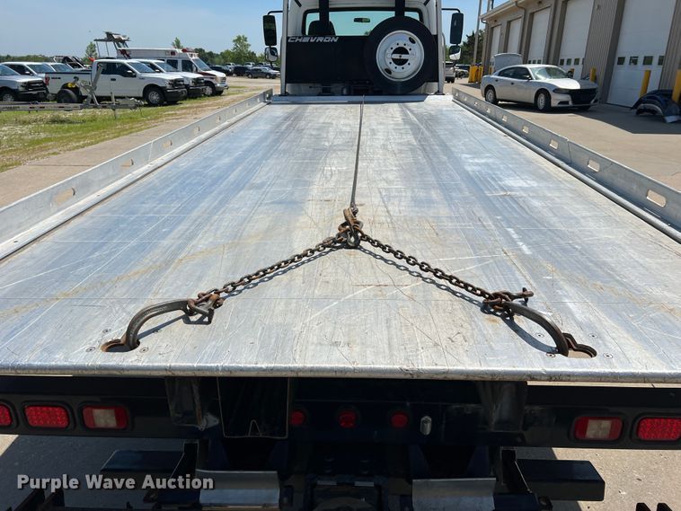 image for item DH8156 2011 Freightliner Business Class M2  rollback truck