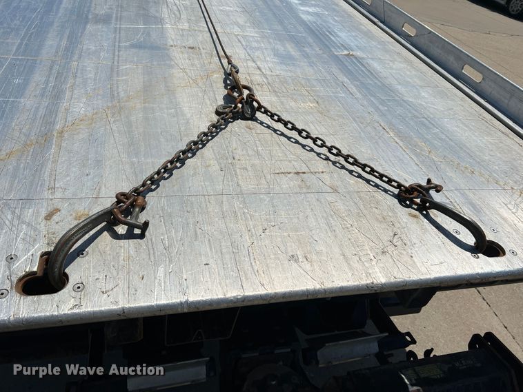 image for item DH8156 2011 Freightliner Business Class M2  rollback truck