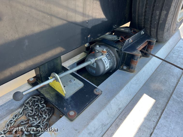 image for item DH8156 2011 Freightliner Business Class M2  rollback truck