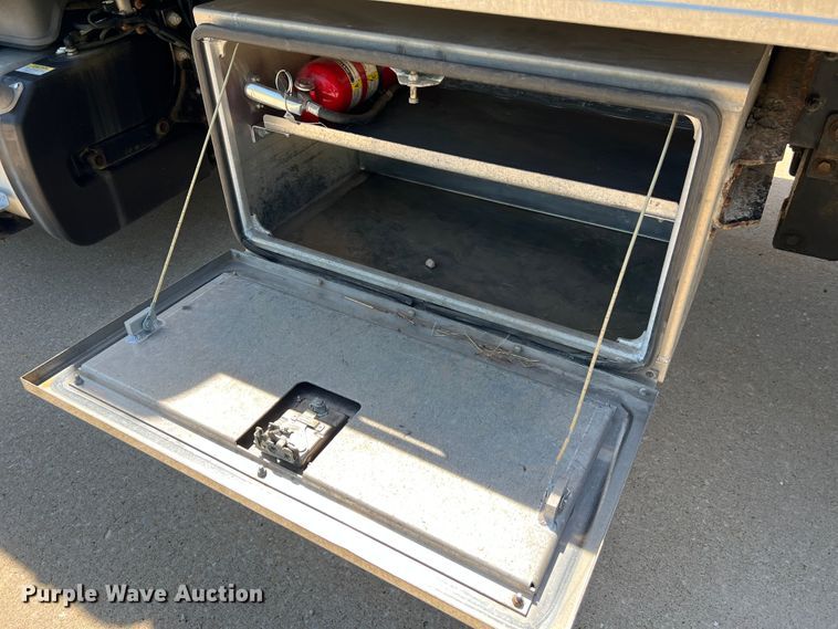 image for item DH8156 2011 Freightliner Business Class M2  rollback truck