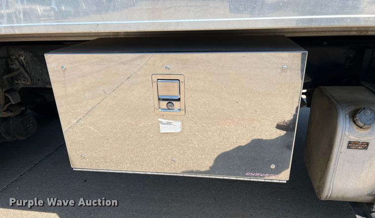 image for item DH8156 2011 Freightliner Business Class M2  rollback truck