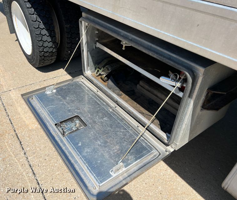 image for item DH8156 2011 Freightliner Business Class M2  rollback truck