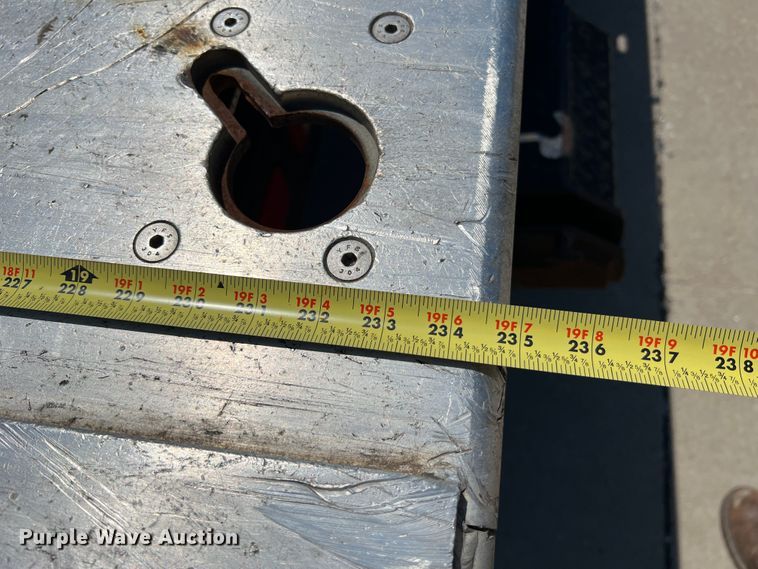 image for item DH8156 2011 Freightliner Business Class M2  rollback truck