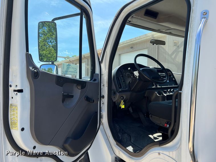 image for item DH8156 2011 Freightliner Business Class M2  rollback truck