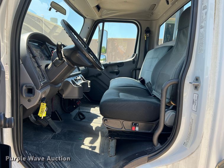 image for item DH8156 2011 Freightliner Business Class M2  rollback truck