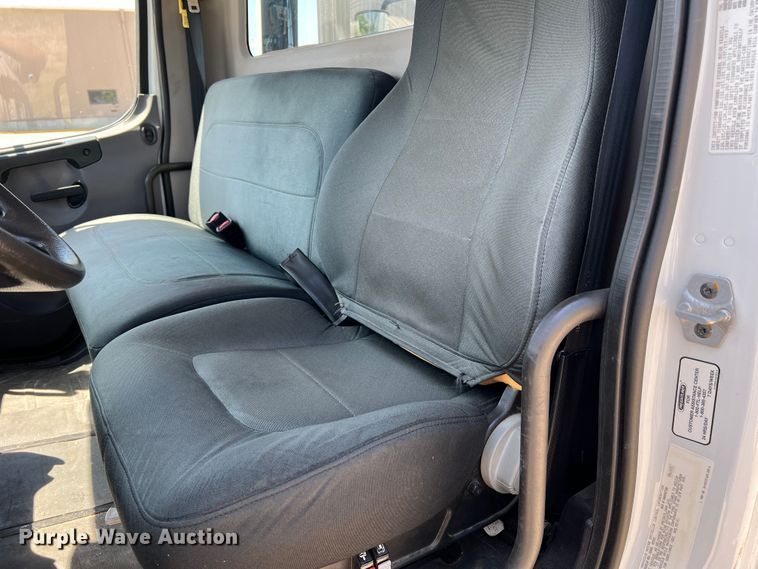 image for item DH8156 2011 Freightliner Business Class M2  rollback truck